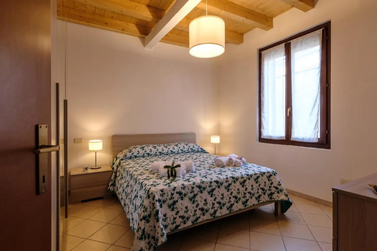 Gardaland Holiday Home***** Castelnuovo del Garda 0*,  Italia